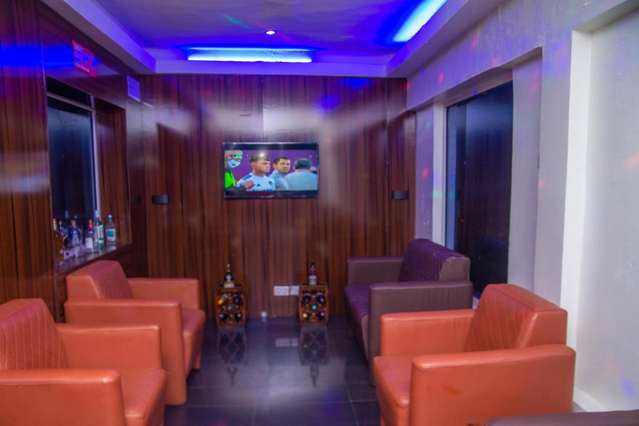 Posh Hotel And Suites Victoria Island Lagos Bagian luar foto