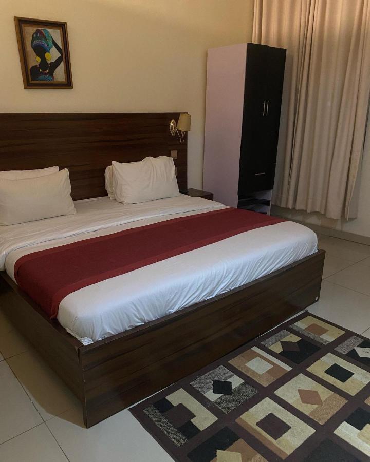 Posh Hotel And Suites Victoria Island Lagos Bagian luar foto