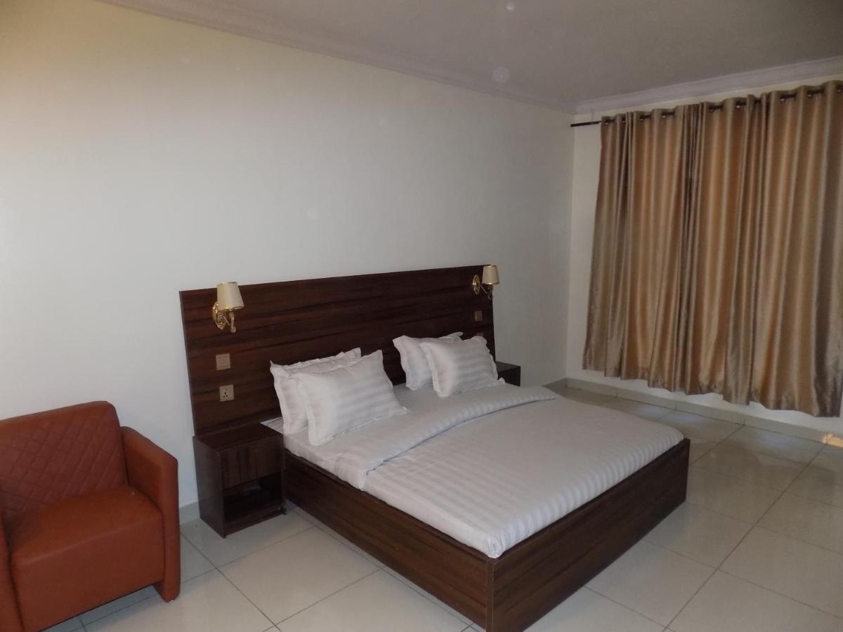Posh Hotel And Suites Victoria Island Lagos Bagian luar foto