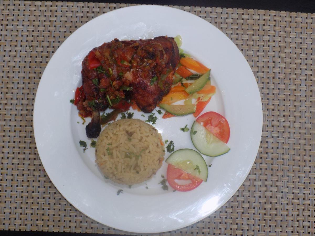Posh Hotel And Suites Victoria Island Lagos Bagian luar foto