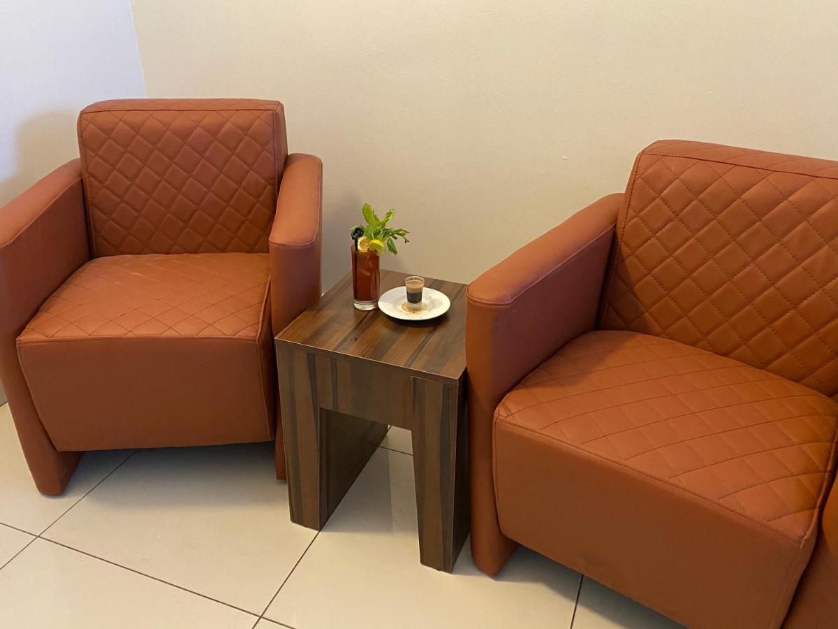 Posh Hotel And Suites Victoria Island Lagos Bagian luar foto