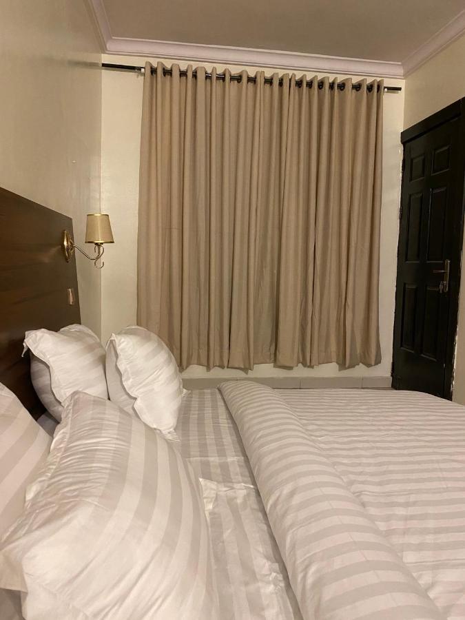 Posh Hotel And Suites Victoria Island Lagos Bagian luar foto
